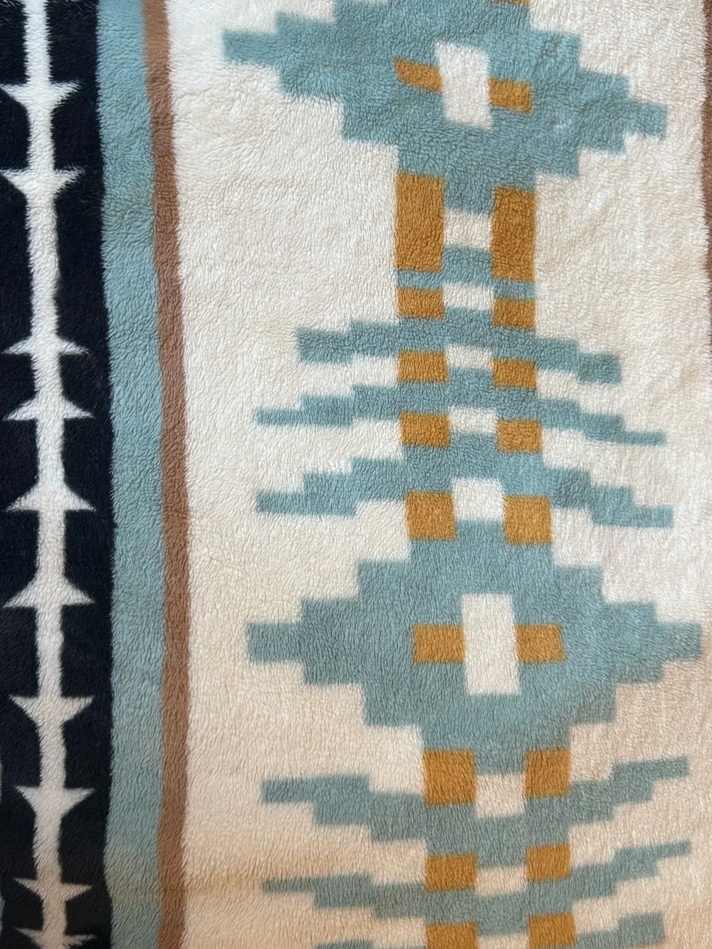Pendleton Trail Ridge King Size Used Plush Fleece Blanket GUC